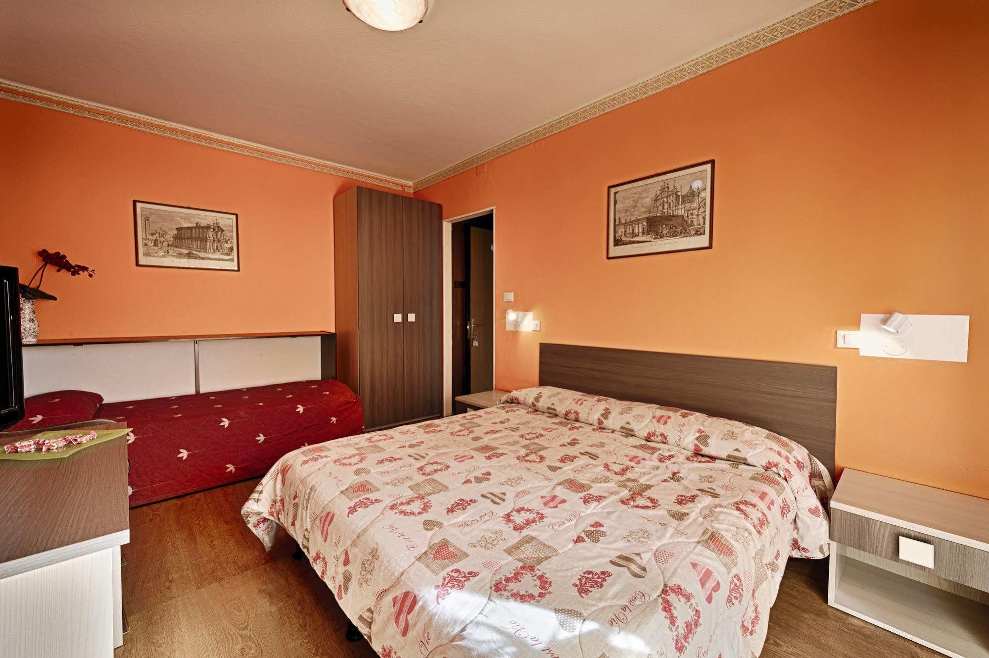Albergo Mancuso Del Voison Aosta Luaran gambar